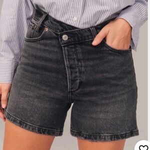 Abercrombie & Fitch The Dad Short High Rise Shorts
